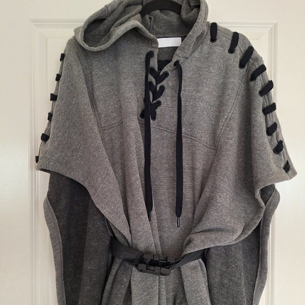 Jonathan Simkhia powerten by Carbon 38 Grey Poncho (one size)